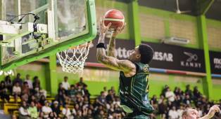 AJ Bramah Berusaha Tampil Agresif di Laga Melawan Satya Wacana