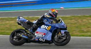 ---
Alex Marquez Terkejut dengan Dominasi Mendadaknya di Jerez
---