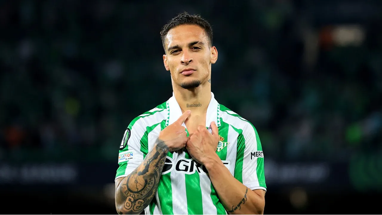 Antony Resmi Bergabung dengan Real Betis dan Mulai Berlatih di Jerman