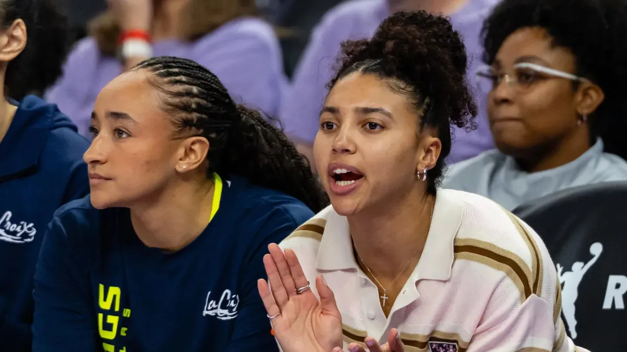 Azzi Fudd Siap Menjadi Penyemangat Dallas Wings di Playoff