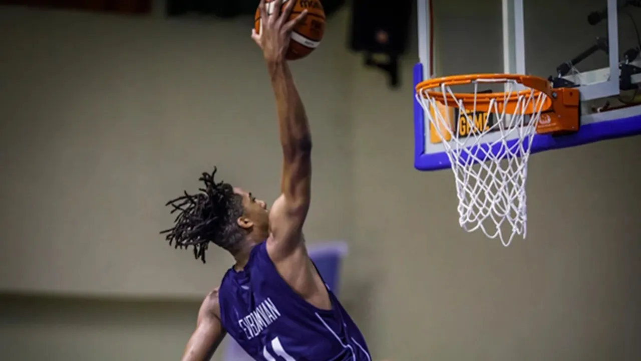 ---
Barcelona Perkuat Skuad dengan Rekrutasi Pemain NBA Tosan Evbuomwan

---
