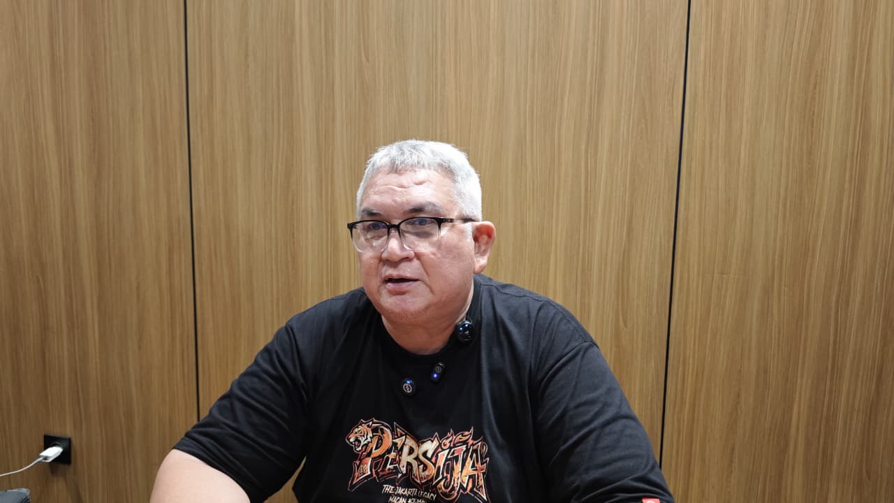 Permohonan Maaf Ferry Indrasjarief Terkait Insiden Penyerangan Bus Persib