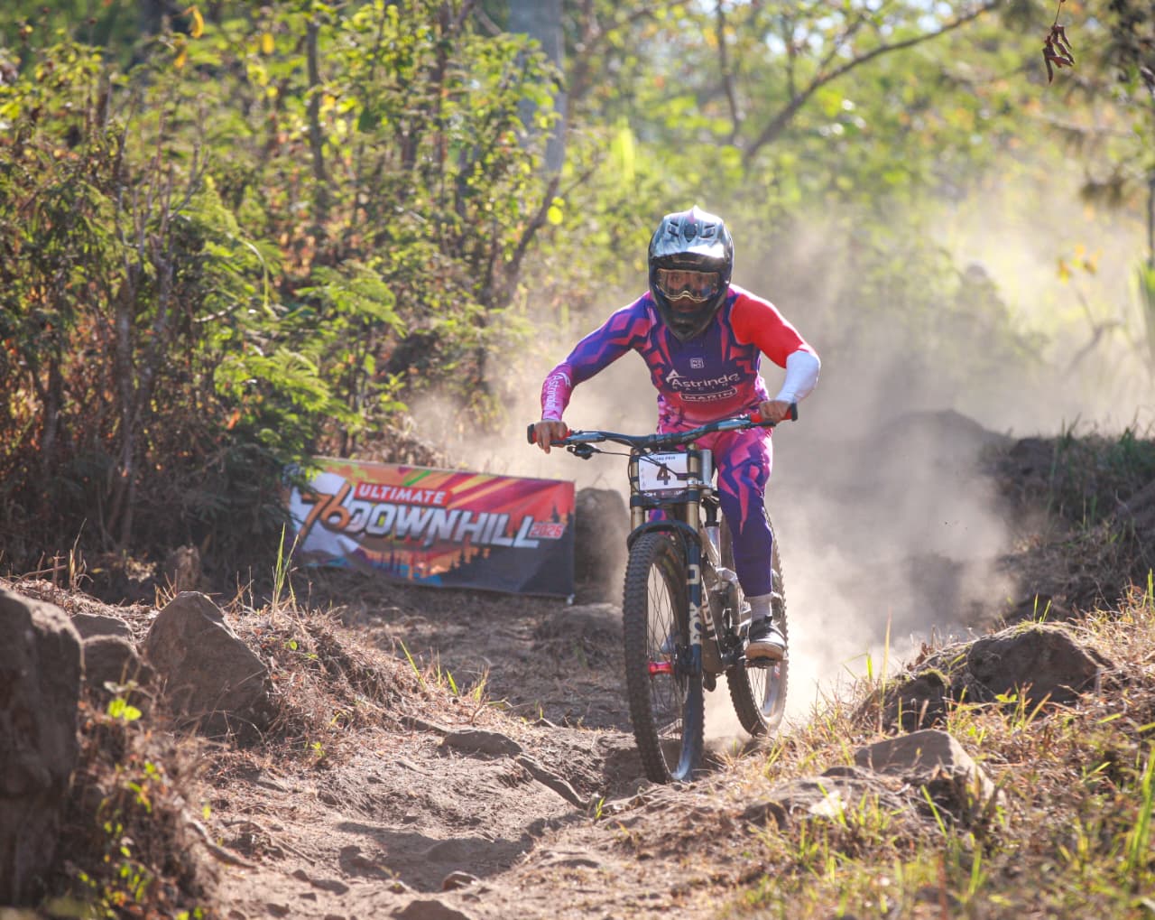 Agung Prio Dominasi Kelas Men Elite di Ultimate Downhill 2026