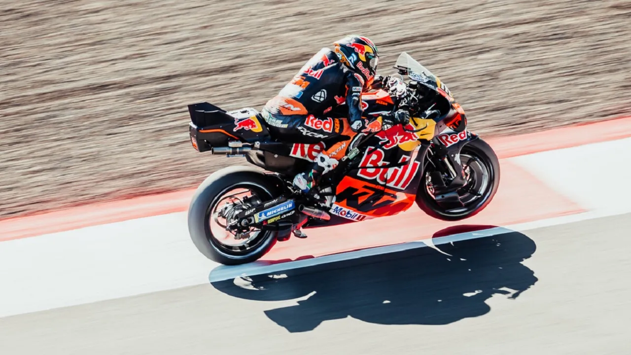 ---
Brad Binder Menantikan Kepastian Terkait Masa Depannya di MotoGP

---