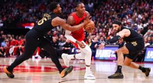 ---
Cavaliers Kalah di Toronto, Seri Playoff Menjadi Imbang 2-2
---