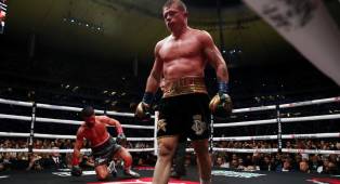 Crawford Mendesak Canelo Alvarez untuk Bertanding Melawan Lester Martinez