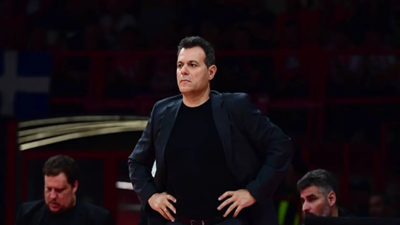 Dimitris Itoudis Soroti Kepemimpinan Wasit Usai Kekalahan Hapoel Tel Aviv