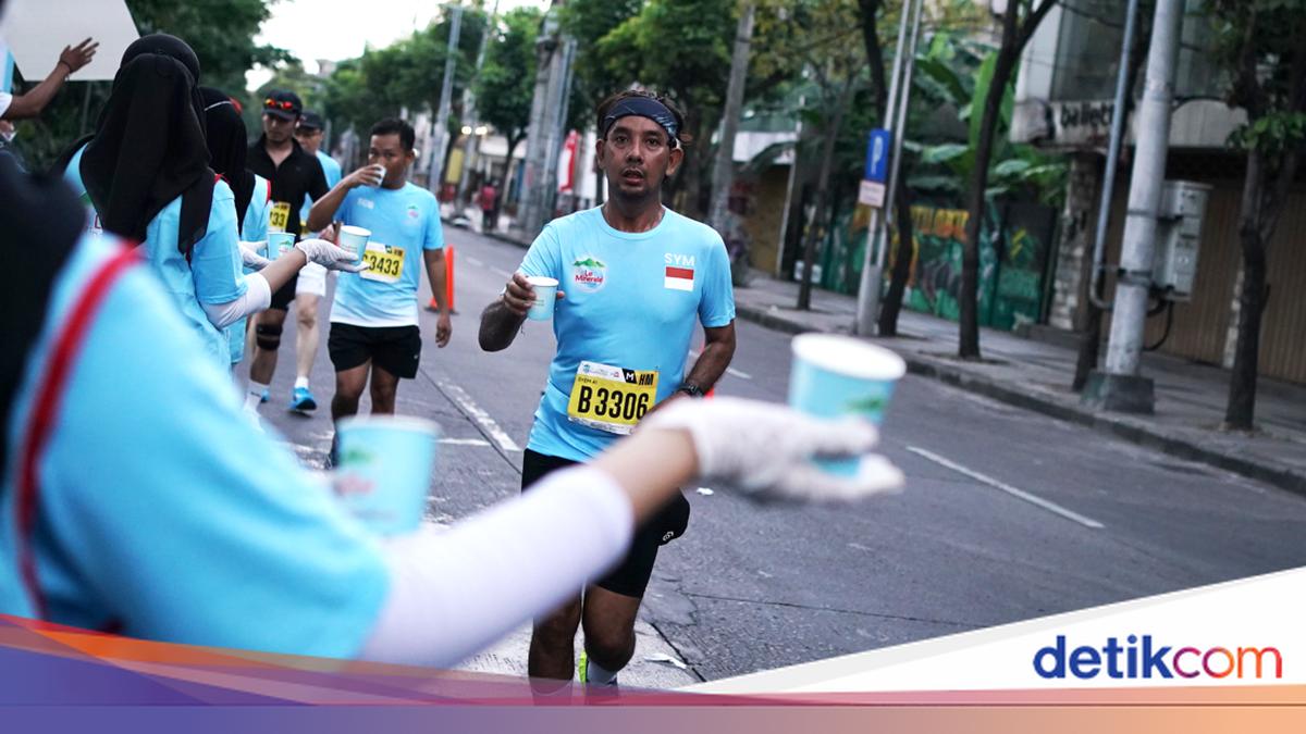 Le Minerale Siap Dukung Surabaya Marathon 2026 dengan 18 Titik Water Station