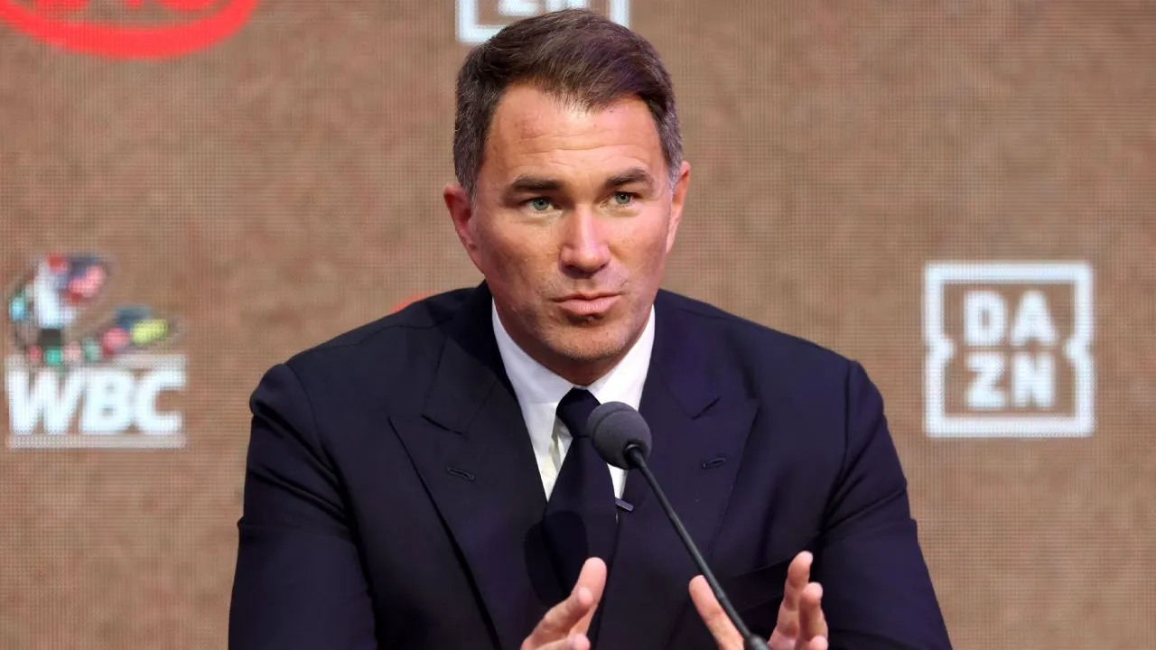 Eddie Hearn Menanggapi Keras Pernyataan Dana White tentang Pertarungan Joshua vs Fury