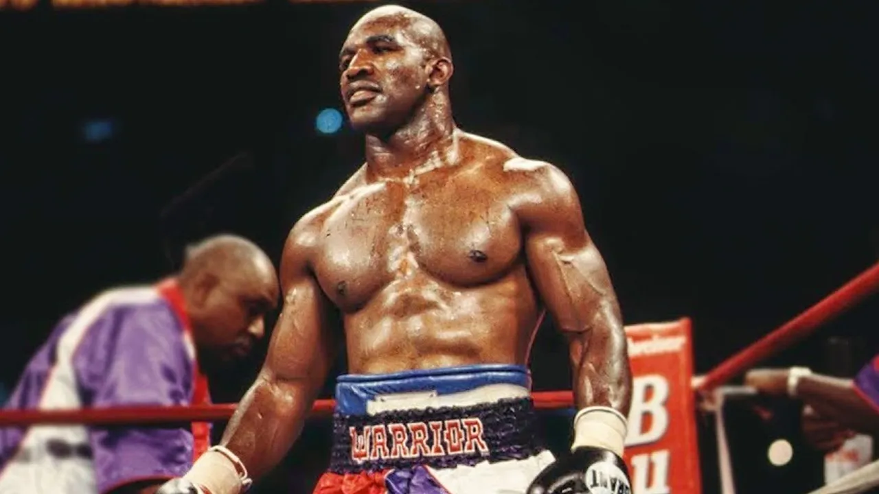 Evander Holyfield Klaim Pencapaiannya Lebih Unggul dari Muhammad Ali