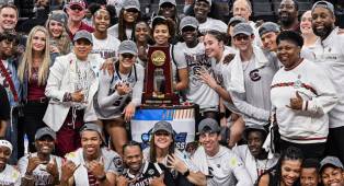 Hancurkan TCU, South Carolina Gamecocks Capai Final Four Keenam Beruntun