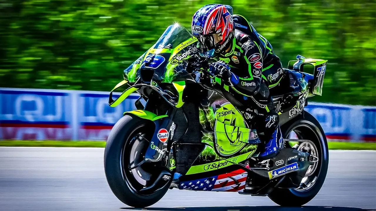 ---
Ai Ogura Curi Perhatian di Sesi Latihan MotoGP Ceko

---