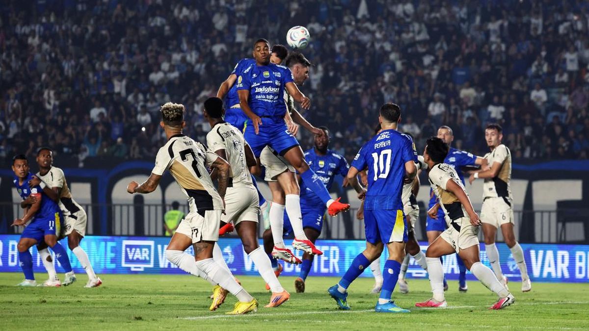 Persib Bandung Berhasil Imbang Melawan Dewa United setelah Tertinggal Dua Gol