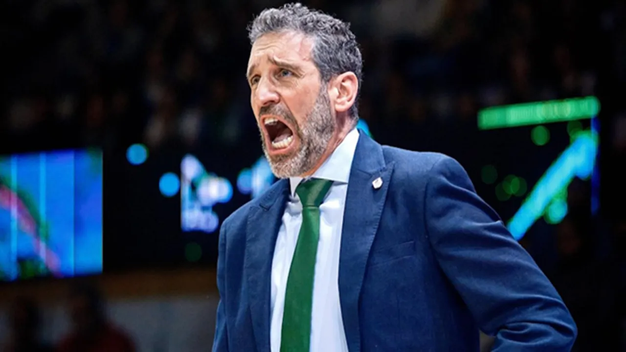 Ibon Navarro Resmi Menjadi Pelatih Tim Basket Crvena Zvezda