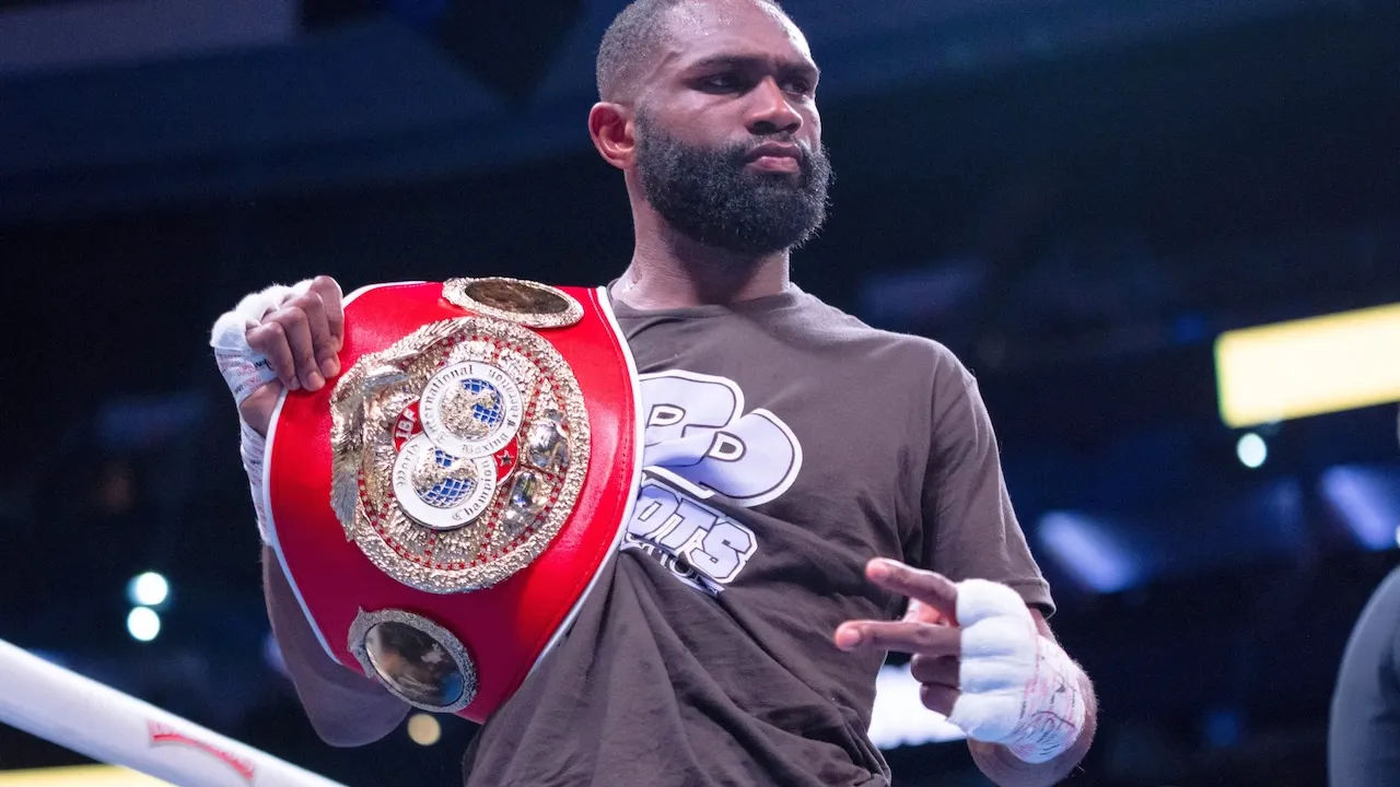 Kesiapan Jaron Ennis Hadapi Terence Crawford Dipertanyakan