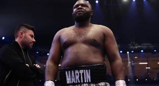 Karier Martin Bakole Terancam Setelah Pertarungan Melawan Vianello Gagal