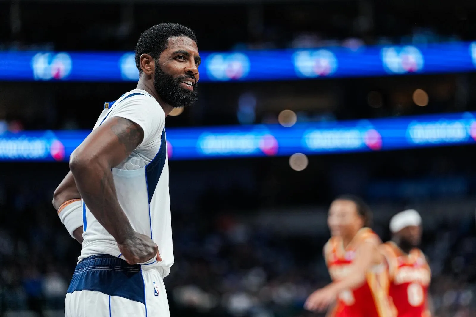 ---
Kyrie Irving Mempertimbangkan Masa Depan di NBA Sebelum Usia 40 Tahun

---