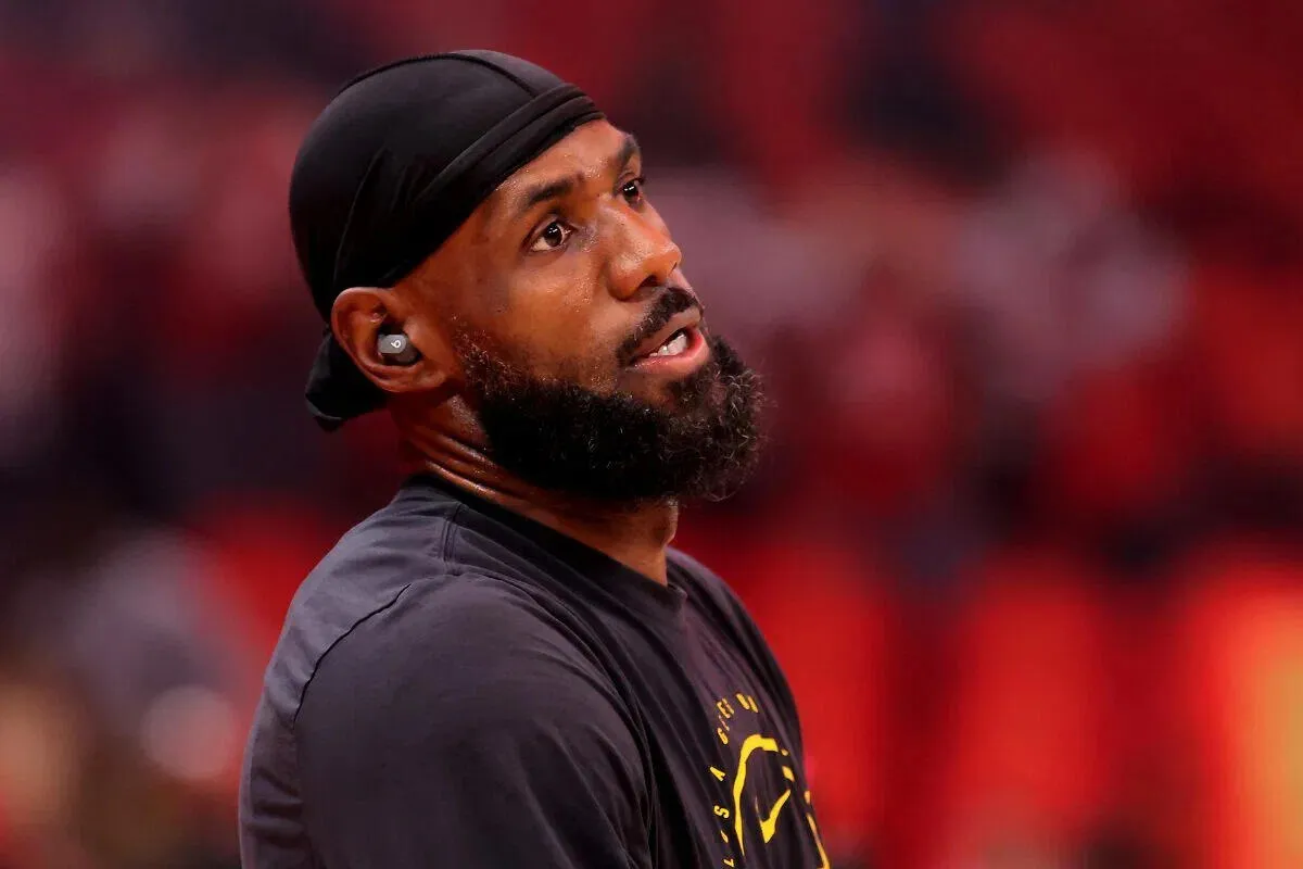 LeBron James Mempertimbangkan Tiga Tim untuk Musim NBA Selanjutnya