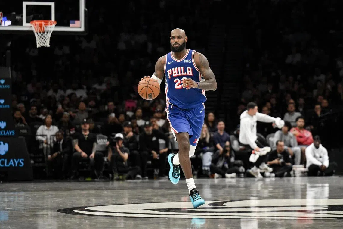 LeBron James Memukau di Pertandingan Pramusim Bersama 76ers