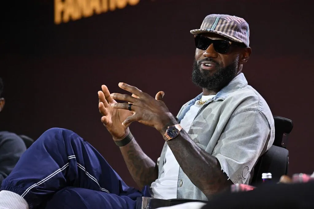 LeBron James Picu Spekulasi Bergabung dengan Sixers Melalui Pernyataan Ikonik