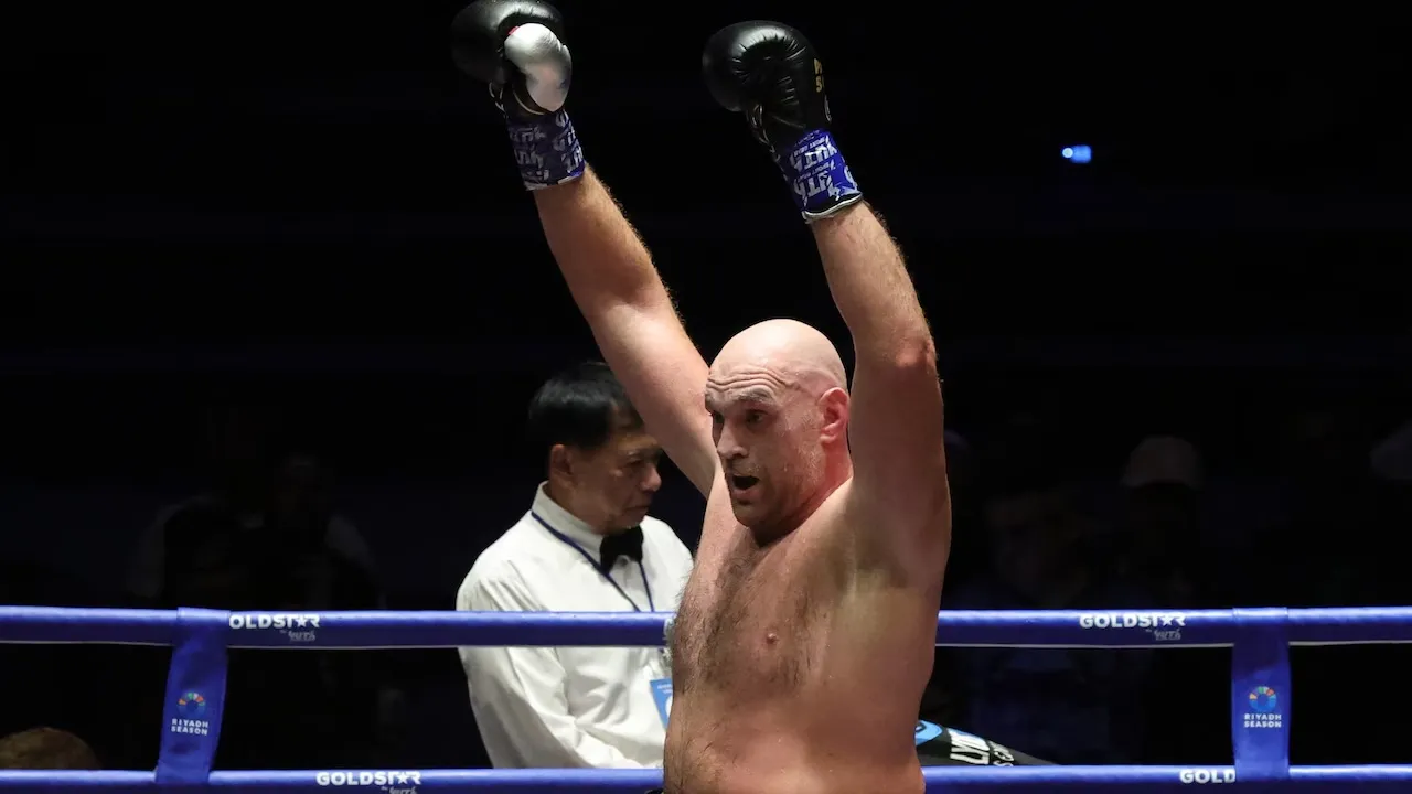 Lennox Lewis Menilai Tyson Fury Lebih Siap Hadapi Anthony Joshua