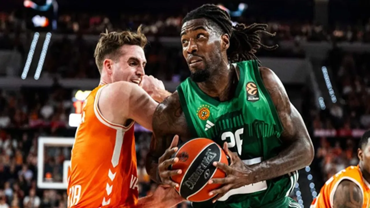 Mathias Lessort Siap Tampil Agresif Hadapi Valencia