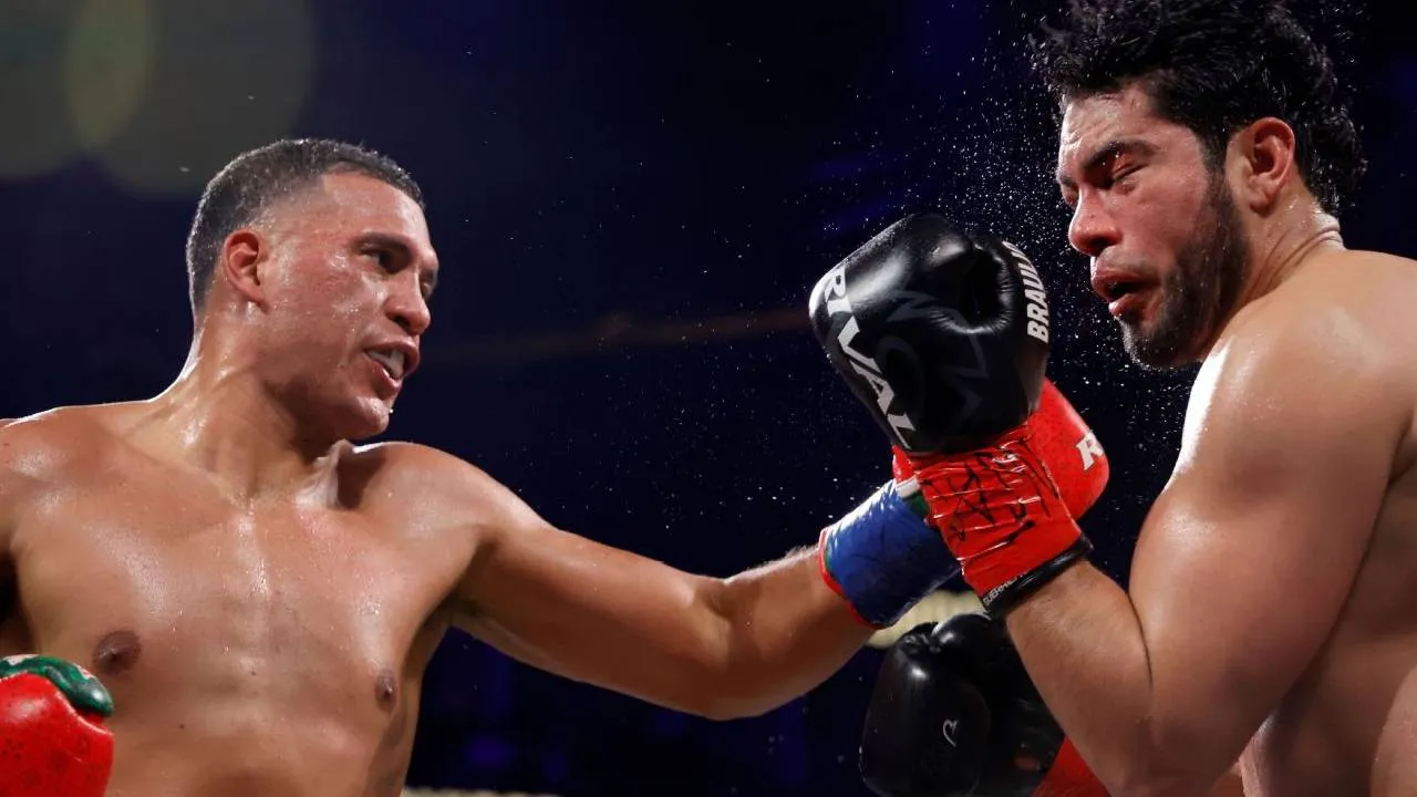 David Benavidez Menang TKO atas Gilberto Ramirez dan Rebut Gelar Cruiserweight
