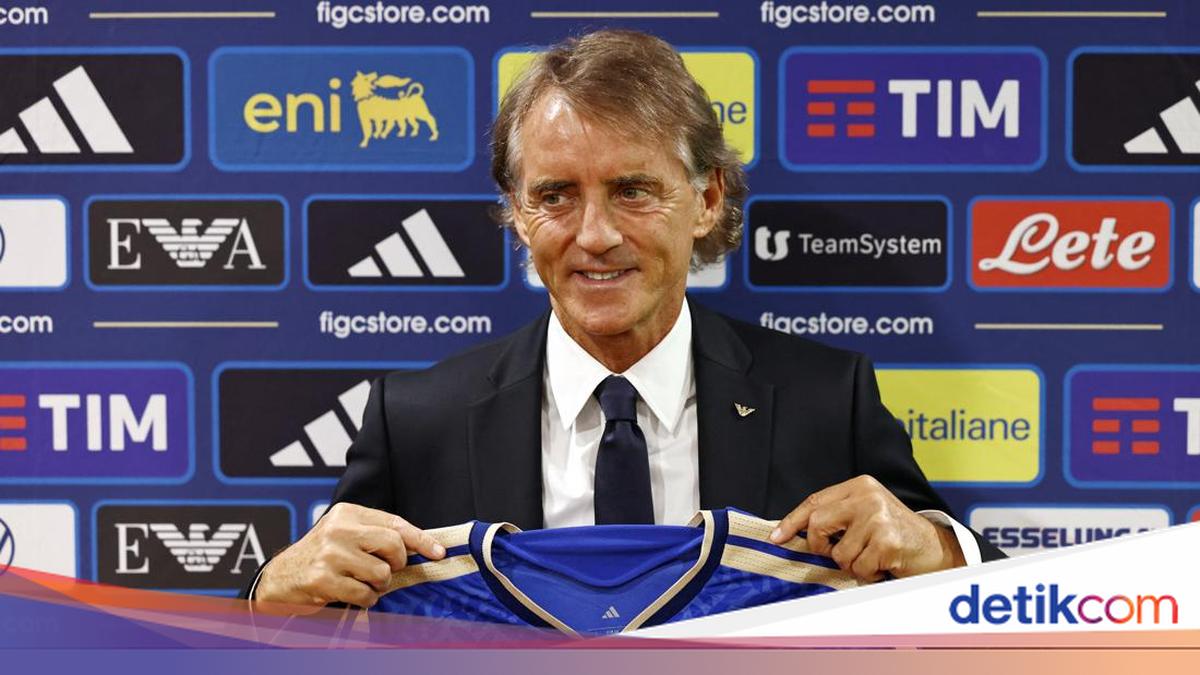 Mancini Bertekad Menyentuh Hati Penggemar Italia Kembali