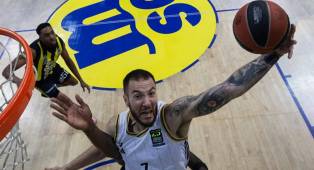 Partizan Belgrade Resmi Panggil Kembali Joffrey Lauvergne Menjelang Playoff