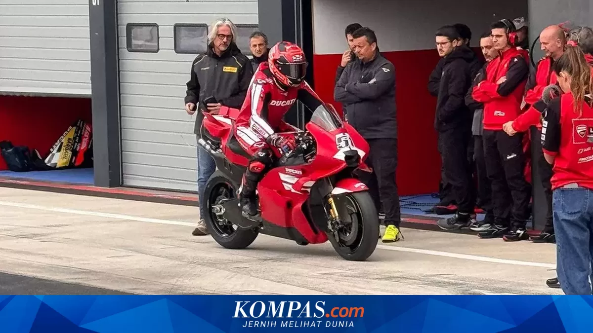 Pebalap WorldSBK Uji Coba Motor Prototipe Ducati 850cc