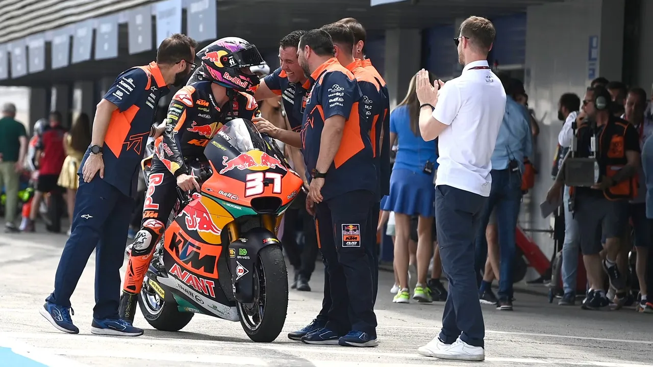 Pedro Acosta Mendorong Perbaikan dari Binder dan Bastianini untuk KTM