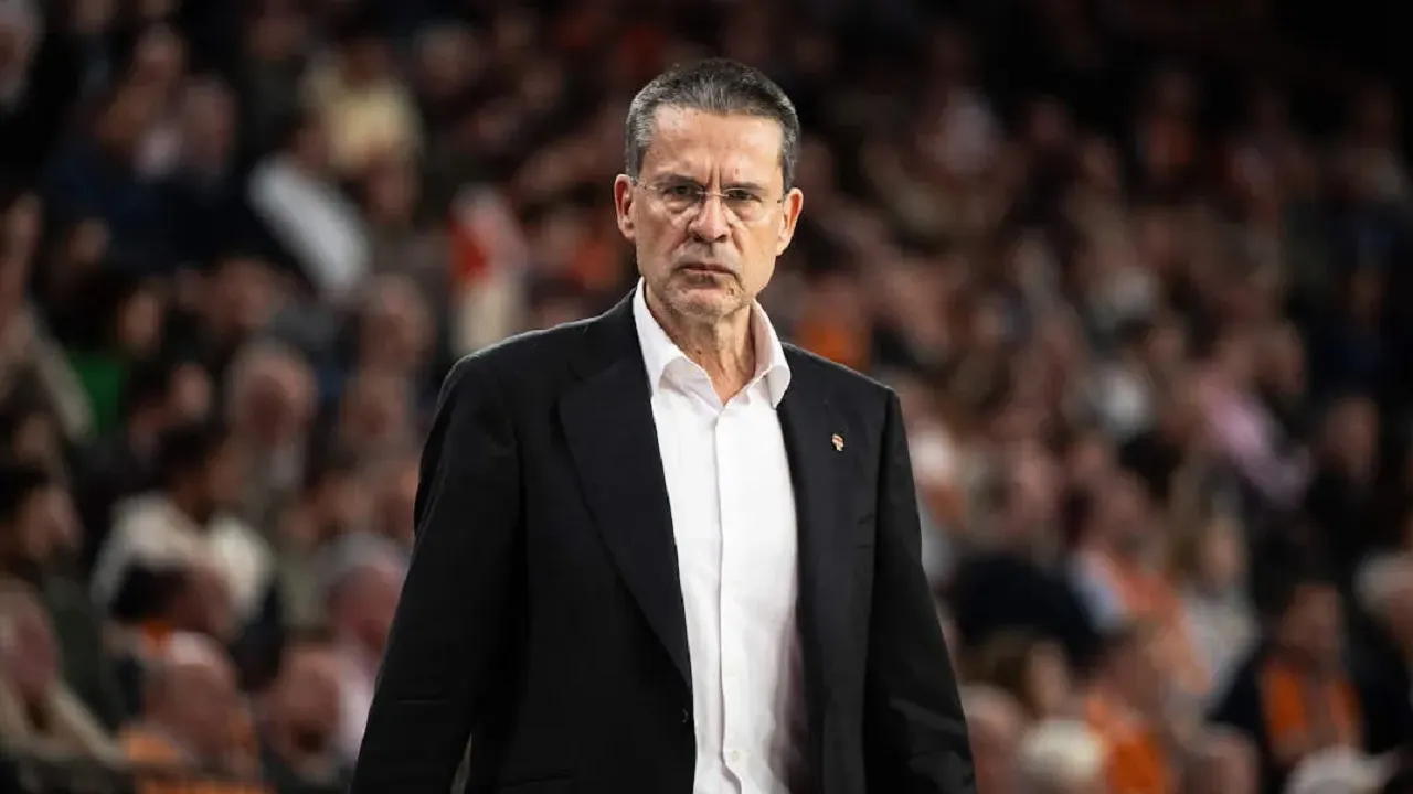 ---
Pedro Martinez Siaga Menghadapi Kecepatan ASVEL

---