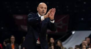 Pelatih Crvena Zvezda Ungkap Kendalikan Emosi Kunci di Derbi Belgrade