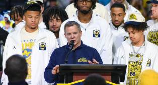 Pelatih Dusty May Resmi Perpanjang Kontrak dengan Michigan Wolverines