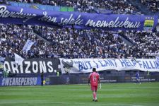 ---
Persib Meminta Aremania Tidak Datang ke GBLA, Pengamanan Ditingkatkan

---
