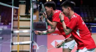 ---
Piala Thomas 2026: Raymond/Joaquin Sukses Mengantarkan Indonesia Menang 5-0

---