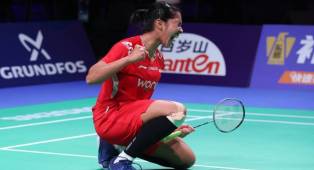 ---
Ester Nurumi Memimpin Tim Indonesia Menjadi Juara Grup di Piala Uber 2026
---