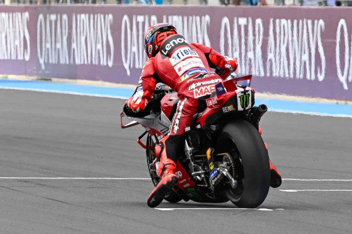 Pirelli Menegaskan Tidak Akan Produksi Ban Khusus untuk Marc Marquez di MotoGP