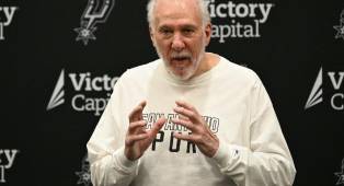 Popovich Berikan Motivasi kepada Spurs Menjelang Playoff NBA 2026