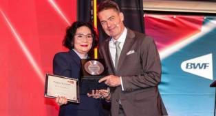Poul Erik Hoyer Resmi Dapat Penghargaan BWF Hall of Fame