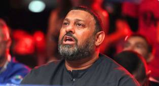 ---
Prince Naseem Hamed Menolak Perbandingan dengan Petinju Lain yang Jauh dari Standarnya

---