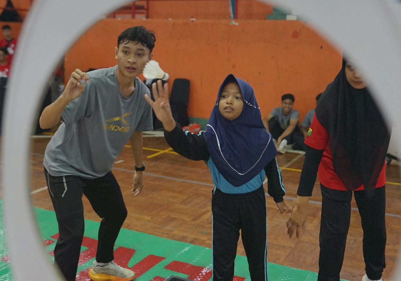---
Purwokerto Memperkuat Fondasi Cinta Bulu Tangkis Sejak Dini

---