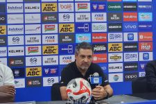 ---
Marcos Santos Mengungkap Kebanggaannya Usai Arema FC Imbang Melawan Persib Bandung

---