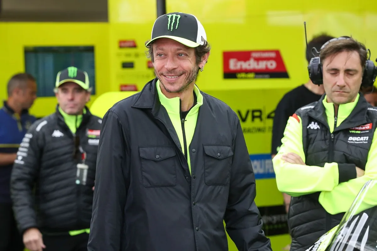 Rossi Dorong Ducati Berikan Dukungan Setara untuk Bagnaia di MotoGP