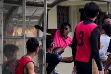 ---
Pelatih Persija Ingatkan Pemain Terkait Insiden Kekerasan di EPA U-20  
---