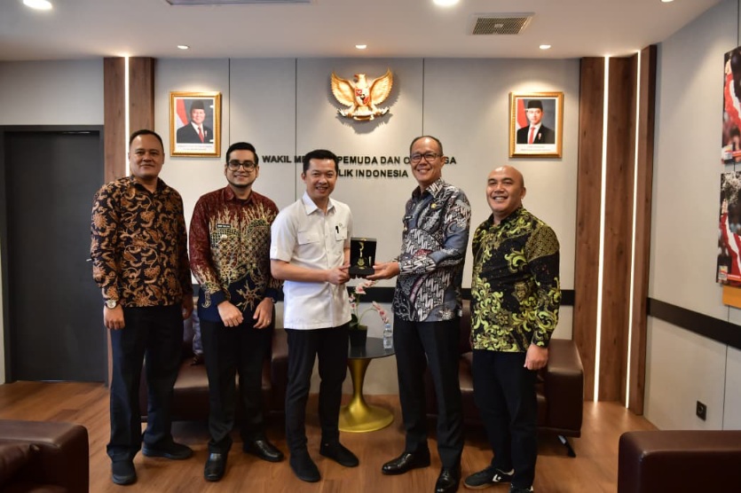 Wamenpora Taufik Bahas Peningkatan Sektor Kepemudaan dan Keolahragaan dengan Wali Kota Sukabumi