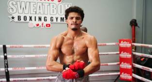 Toney: Karier Xander Zayas Terancam oleh Ennis