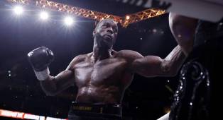 Deontay Wilder Bersaing untuk Pertarungan Melawan Anthony Joshua setelah Kemenangan Dramatis