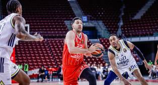 Vasilije Micic Memimpin Hapoel Tel Aviv Raih Kemenangan atas Fenerbahce