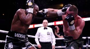 Viddal Riley Raih Gelar Cruiserweight Eropa setelah Kalahkan Mateusz Masternak